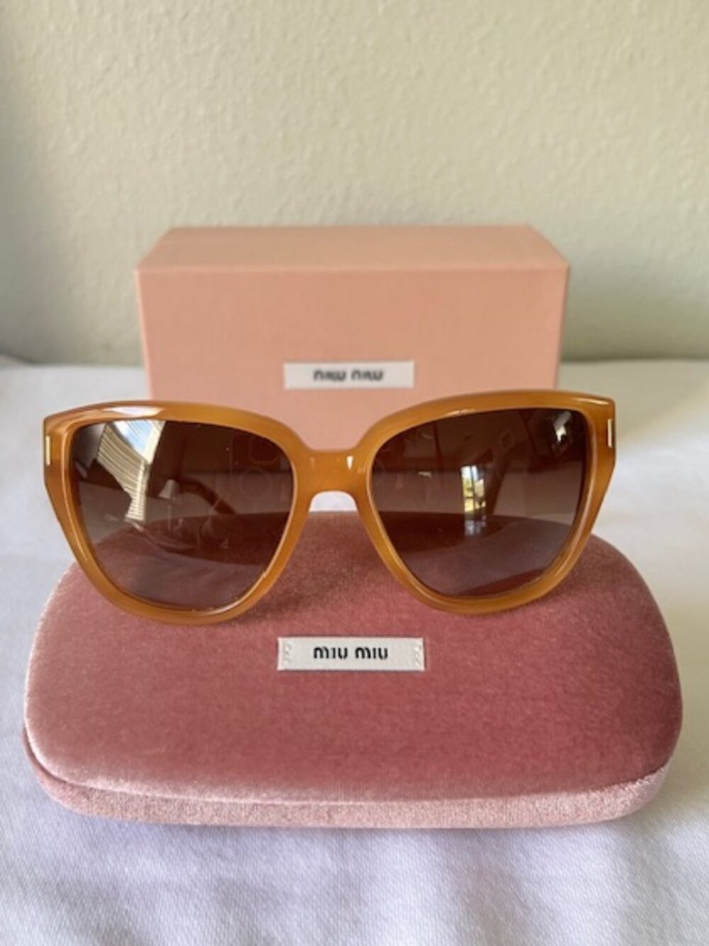MIU-MIU-MU09NS 777-6S1 女士太阳镜